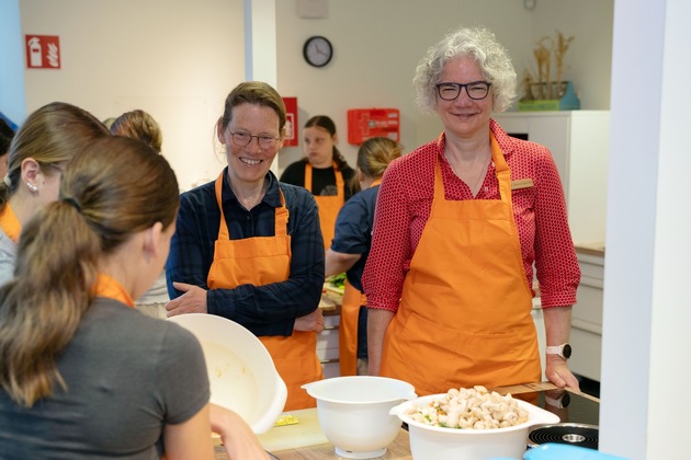 Medieninformation: Kochen, Lernen, Klima schützen: Kinder erleben Ernährung neu in der FRoSTA-Kochschule