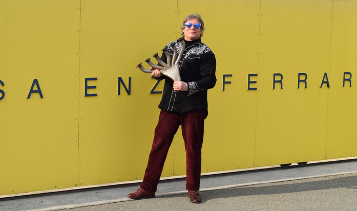 Fireworks for Enzo Ferrari! Ferrari is cult - from now on also art! / I see red! Buongiorno sono Enzo.