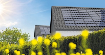 Roofeco Solar GmbH & Co. KG: Roofeco Solar®: Das revolutionäre In-Dachsolarsystem für nachhaltige und kostengünstige Bedachungen, Made in Germany