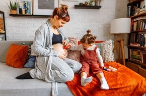 Wort & Bild Verlagsgruppe - Gesundheitsmeldungen: Was Eltern über Ringelröteln wissen sollten / Für Kinder sind Ringelröteln meist harmlos. Zum Risiko kann die Krankheit allerdings für Ungeborene werden