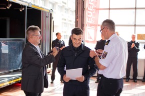 FW Bremerhaven: Beförderungen zu Haupt- und Oberbrandmeistern bei der Feuerwehr Bremerhaven