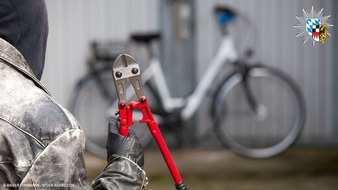Polizeipräsidium Mittelfranken: POL-MFR: (336) Lass dein Fahrrad registrieren - Gemeinsame Aktion von Polizeiinspektion Nürnberg-West und Verkehrspolizei Nürnberg
