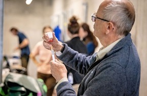 VIER PFOTEN - Stiftung für Tierschutz: Gesundheit für ein besseres Bärenleben: Vet-Check bei Sam im Arosa Bärenland